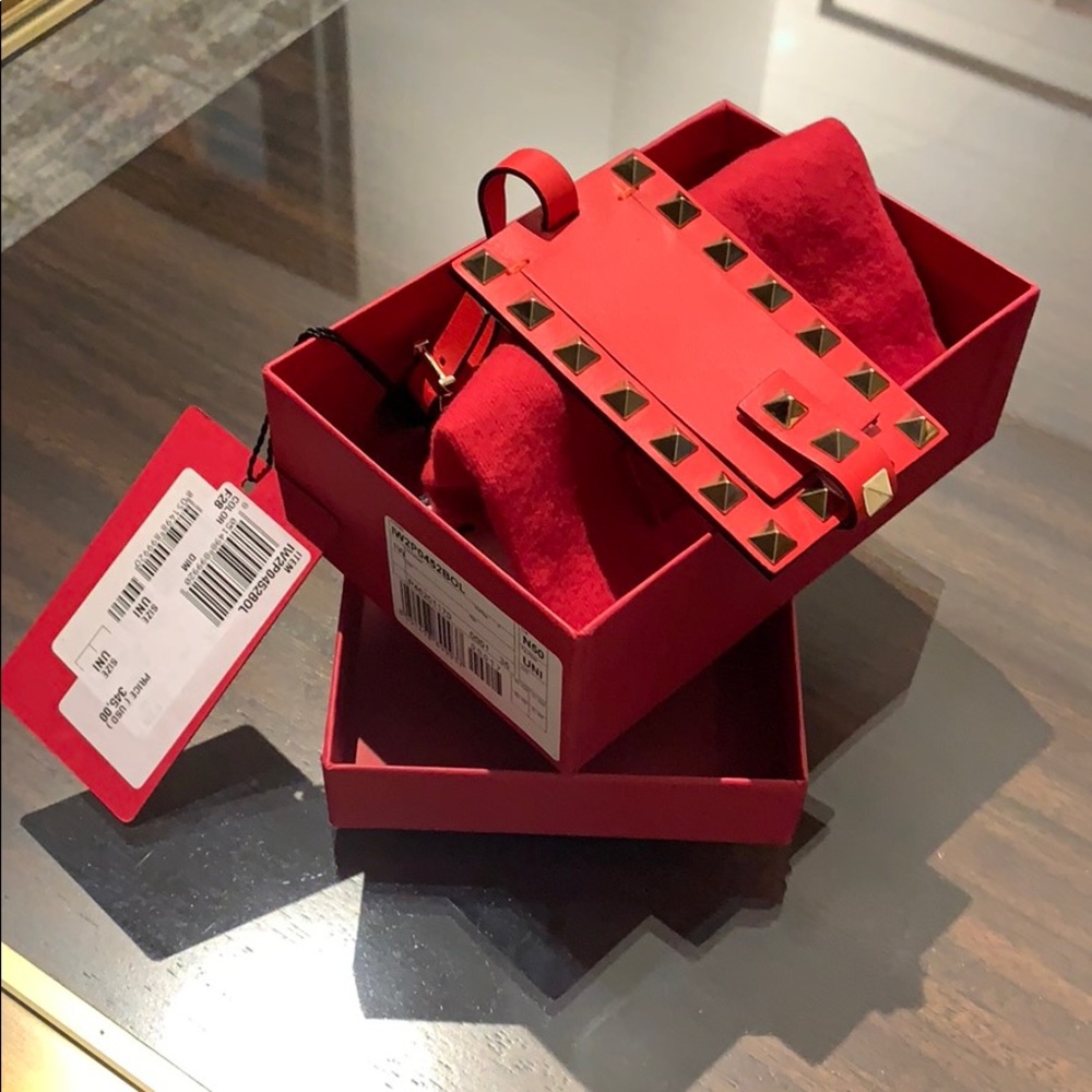 Valentino Garavani Leather Rockstud Luggage Tag